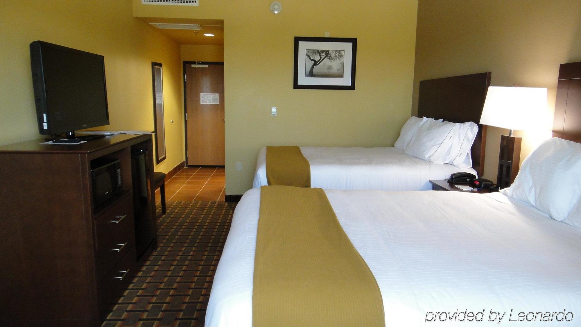 Express & By Ihg Hotel 2*
